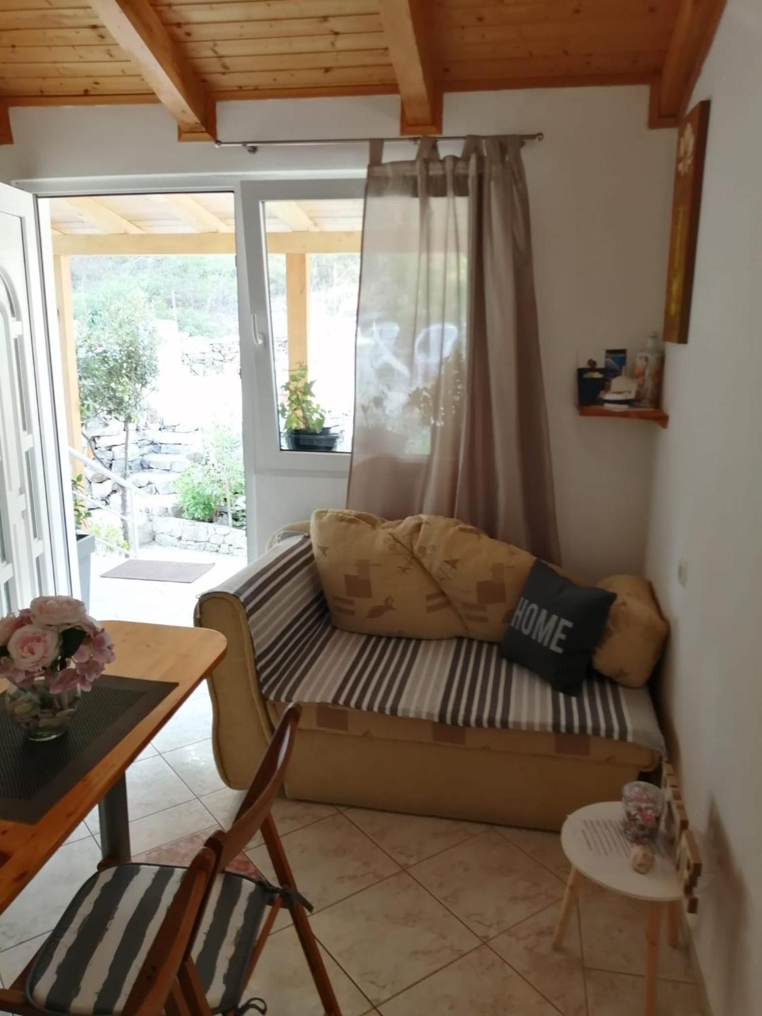 Apartment Mala Basina -maslina